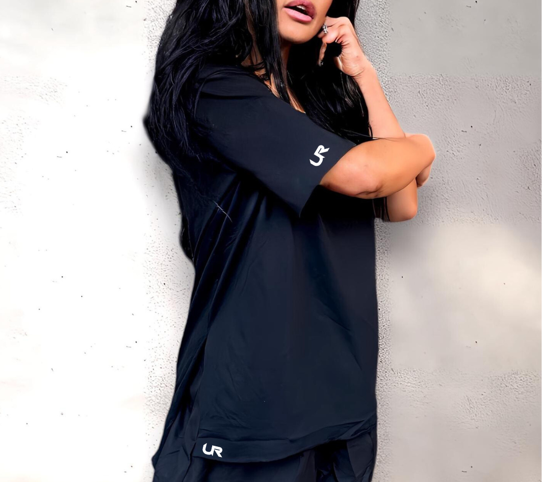 Oversized baggy look, wide open v-neck, black, raw cut hems, small side splits for more air flow