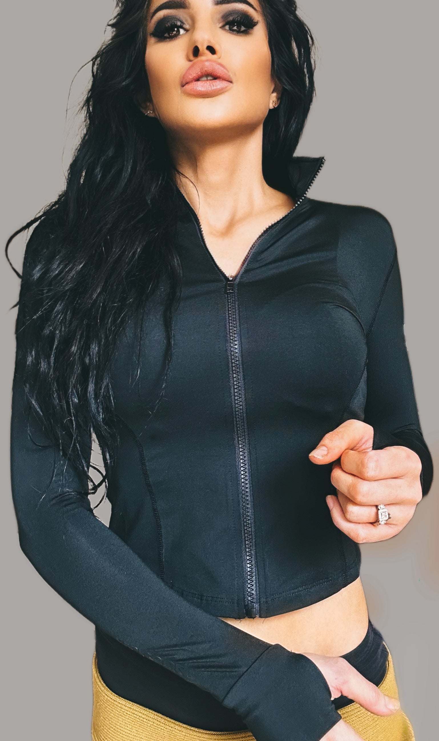 Womens active sports jacket, black zip jacket, womens black zip sports jacket, thumb hole sports jacket, thumb hole sportswear women, long sleeve thumb hole jacket black