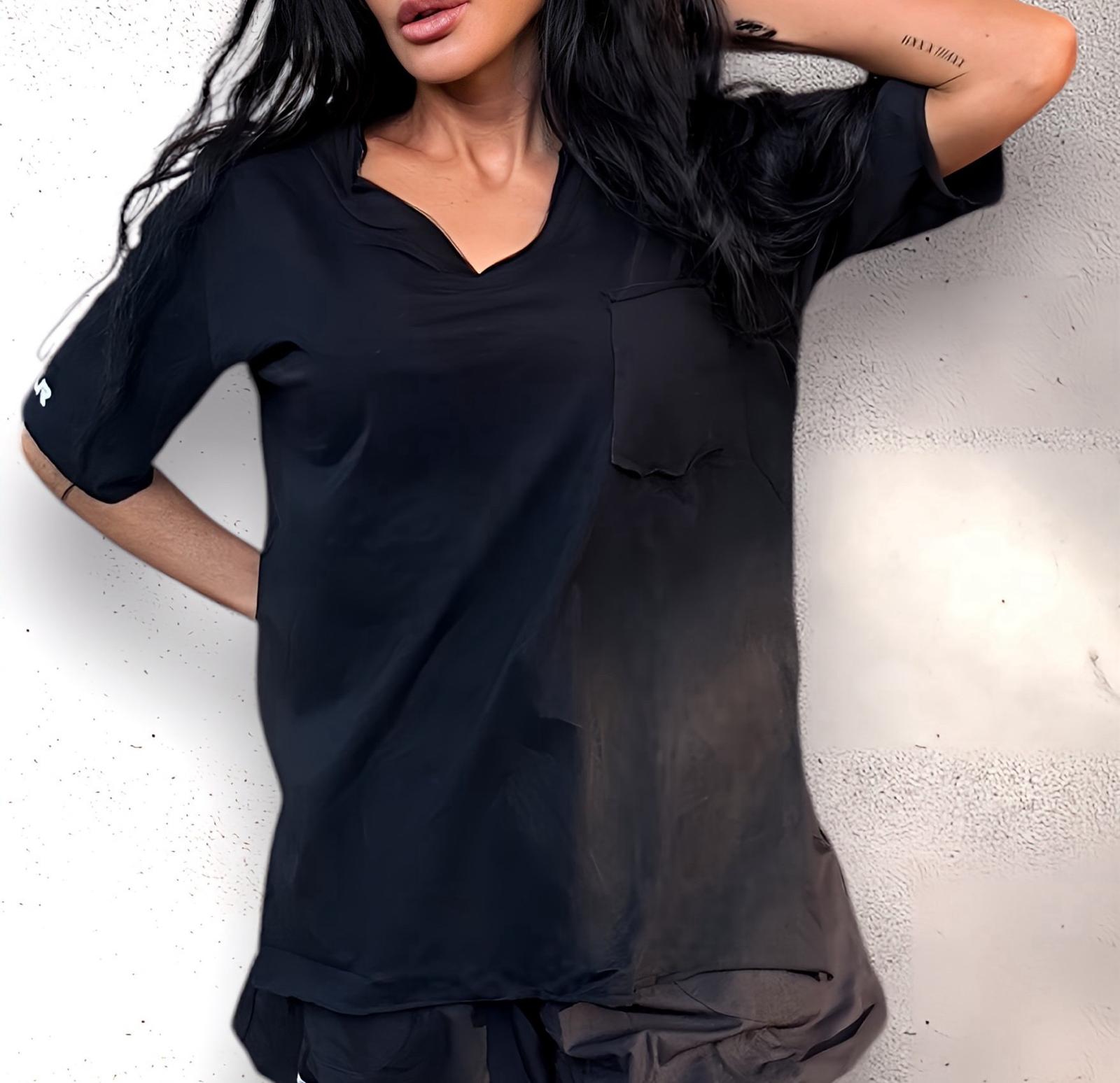 Oversized baggy look, wide open v-neck, black, raw cut hems, small side splits for more air flow