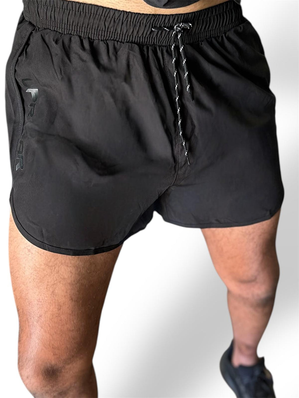 no zip or pockets black shorts, mens training shorts, black training shorts for bjj, black no-gi shorts, black 2n1 shorts with side splits.