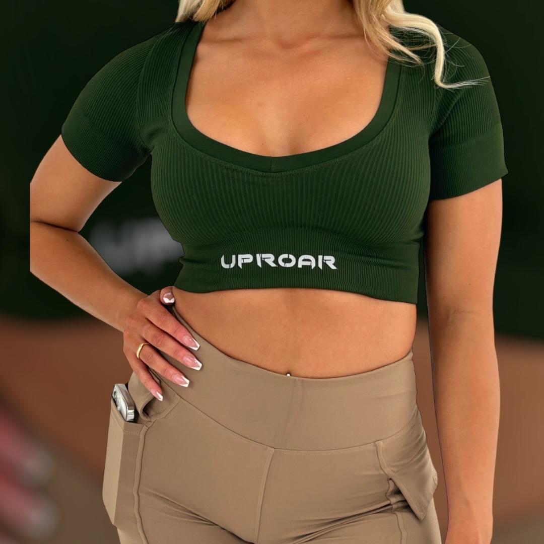 short crop, textured crop, textured crop top, ribbed top, womens ribbed crop, gym wear perth, gym clothes melbourne, gym clothes sydney, gym wear australia, gym wear melbourne, gym wear sydney, womens ribbed, gym apparel perth